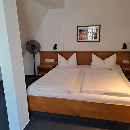 Stadthotel Waldhorn Kirchheim unter Teck Buitenkant foto