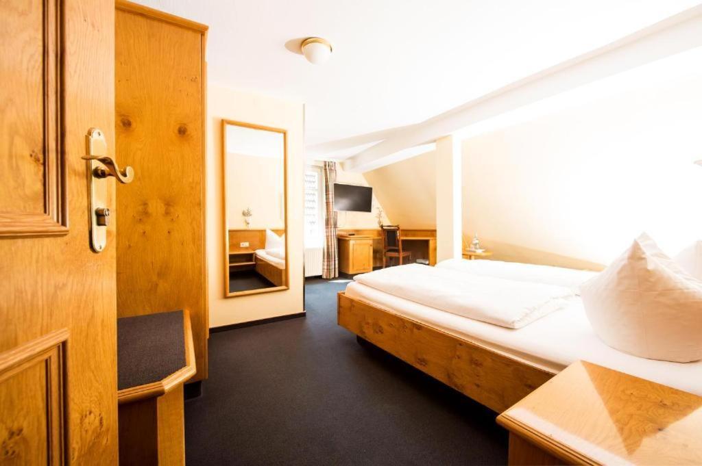 Stadthotel Waldhorn Kirchheim unter Teck Buitenkant foto