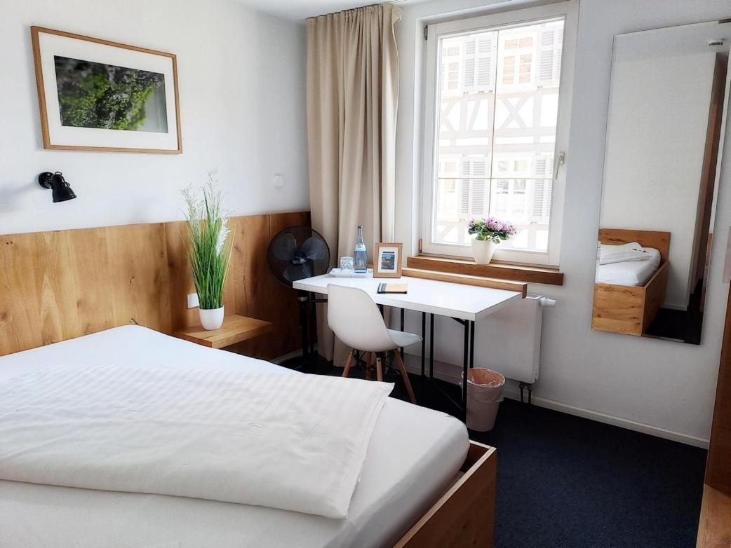 Stadthotel Waldhorn Kirchheim unter Teck Buitenkant foto
