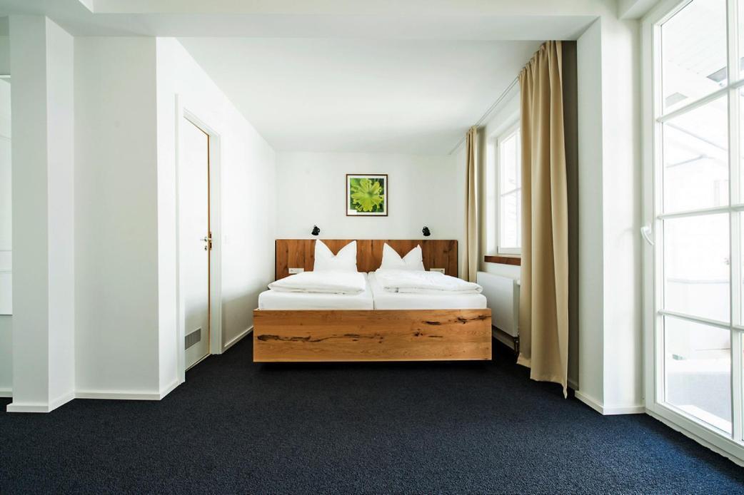 Stadthotel Waldhorn Kirchheim unter Teck Buitenkant foto