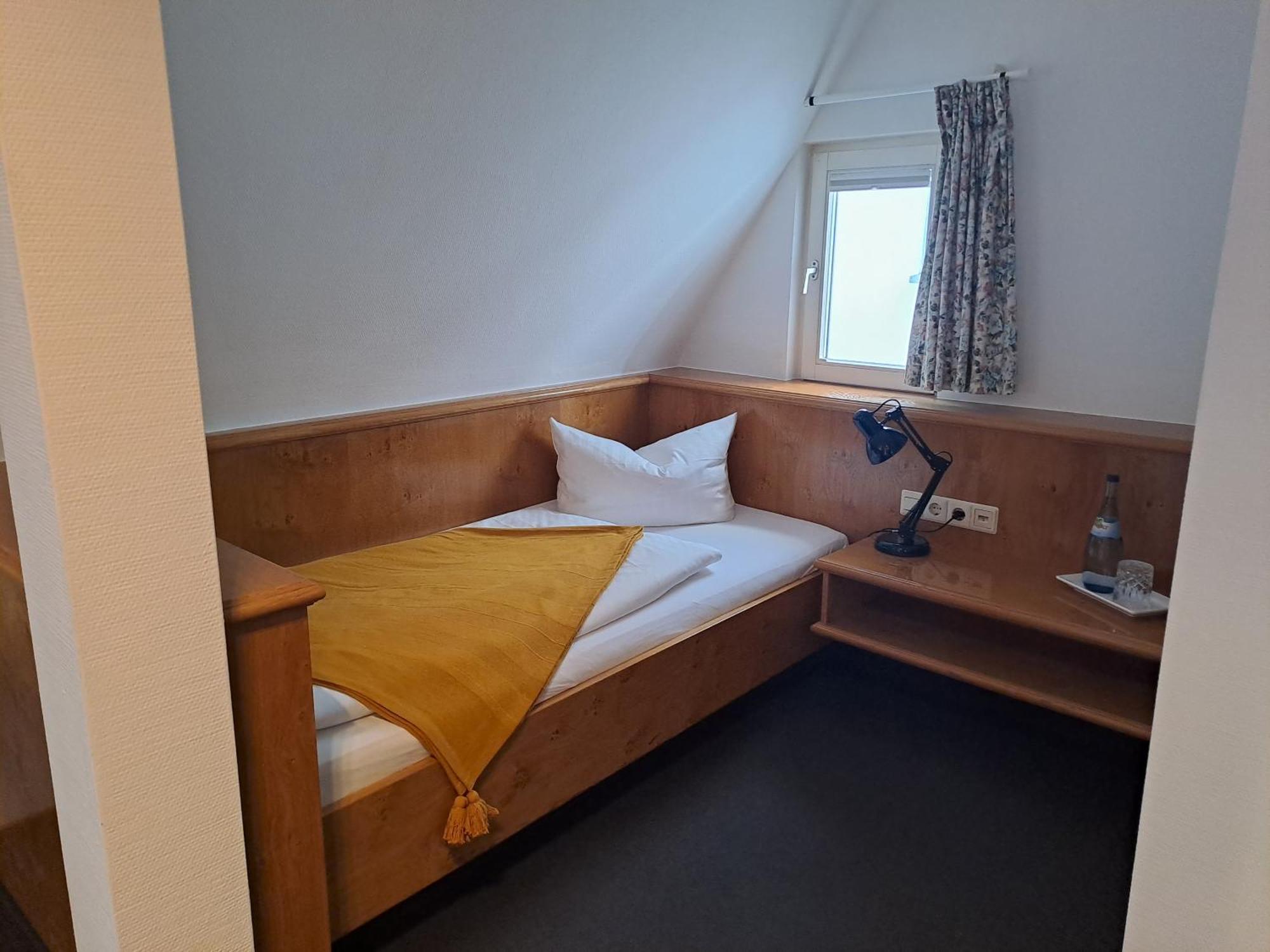 Stadthotel Waldhorn Kirchheim unter Teck Buitenkant foto