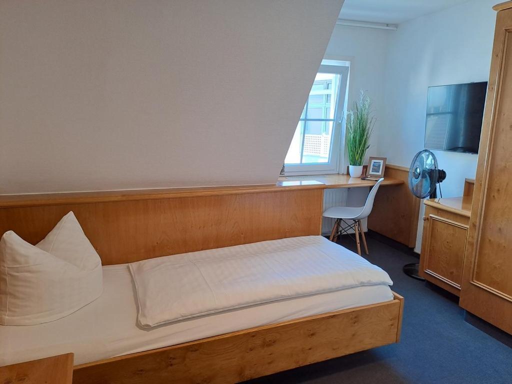 Stadthotel Waldhorn Kirchheim unter Teck Buitenkant foto