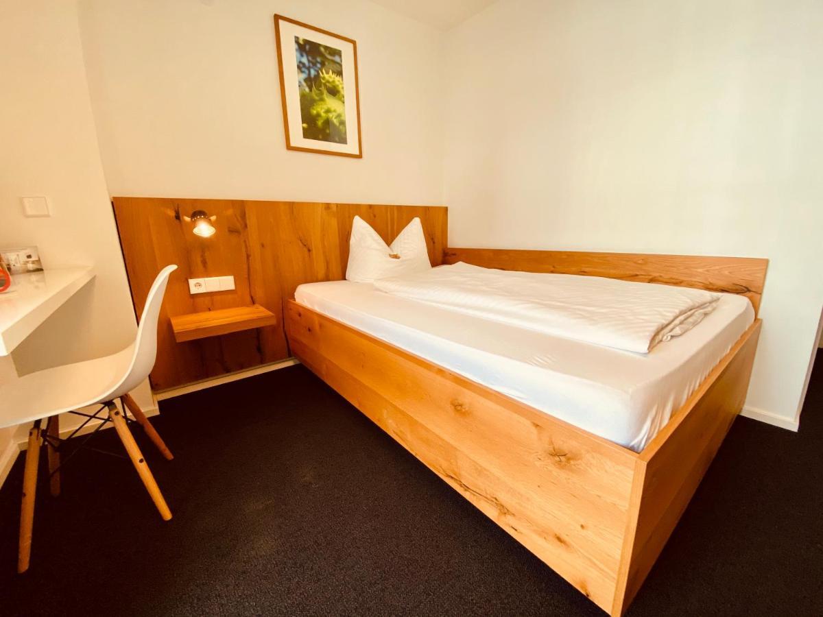 Stadthotel Waldhorn Kirchheim unter Teck Buitenkant foto